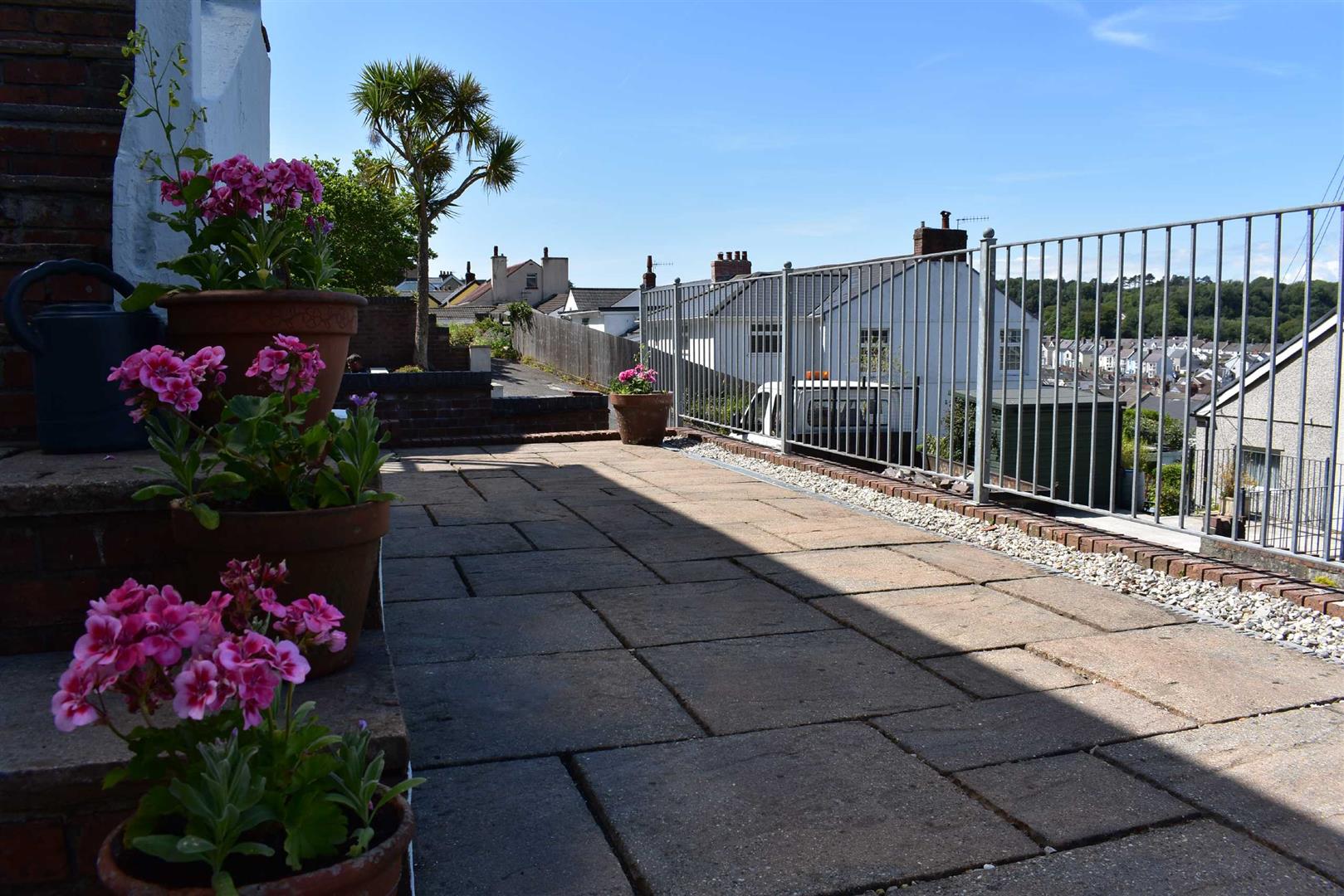 Broadview Lane, Mumbles, Swansea, SA3 4LN